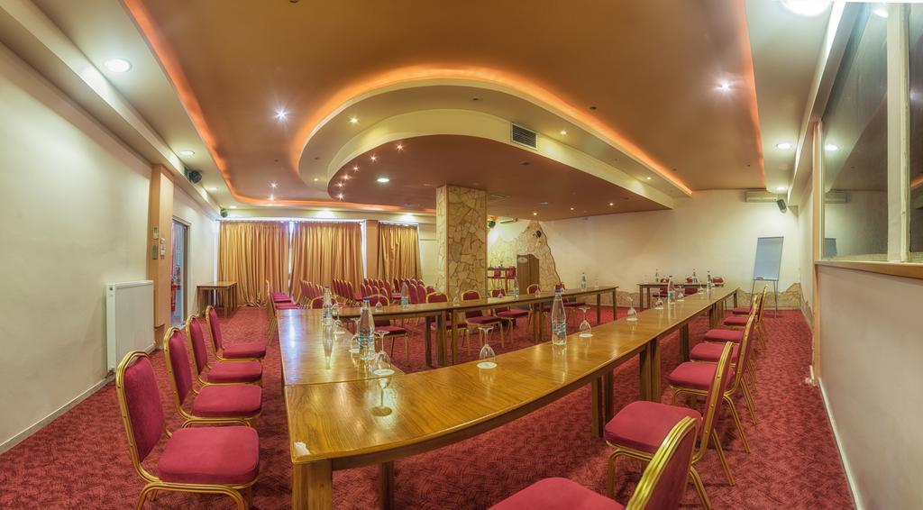 Tselikas Hotel Kozani Exterior foto