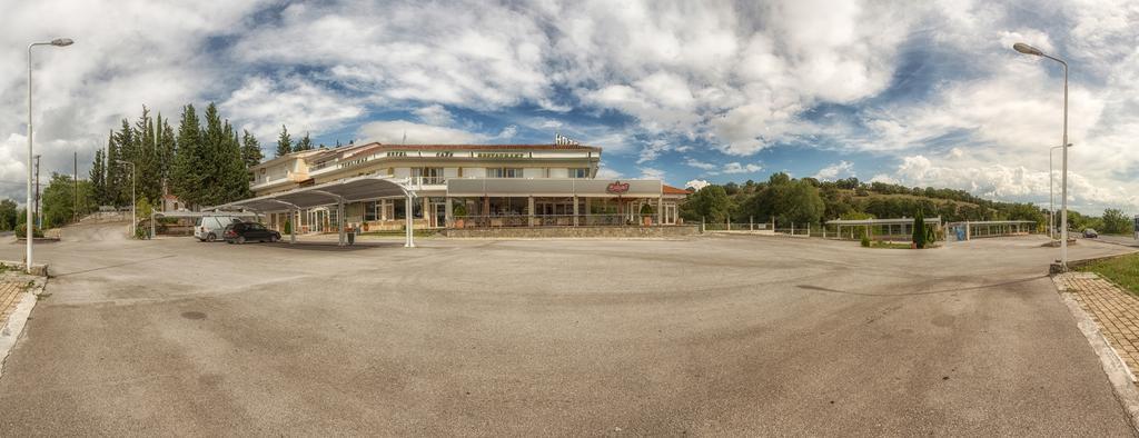 Tselikas Hotel Kozani Exterior foto